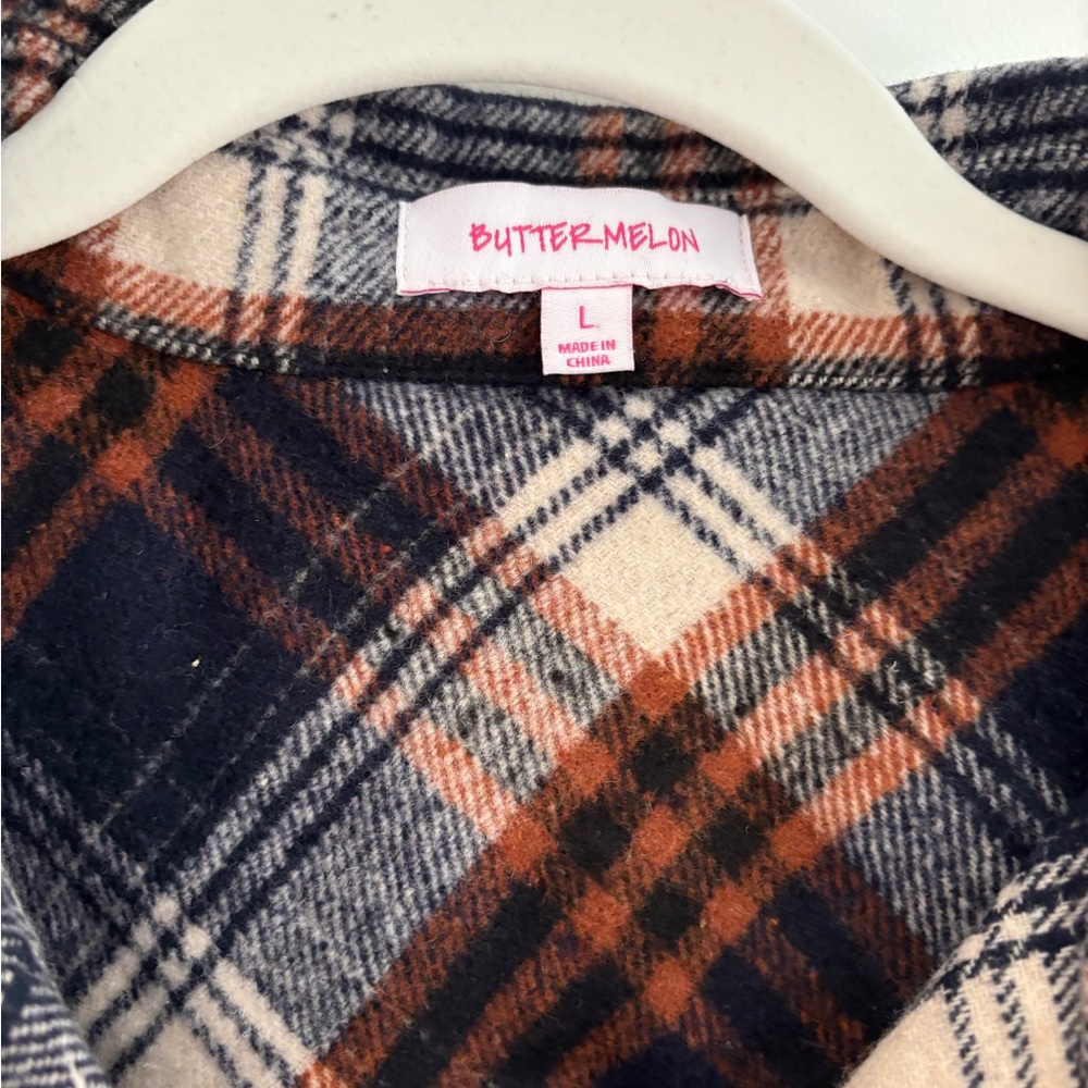 Plaid Flannel Cropped Shacket Jacket - Picture 7 of 8